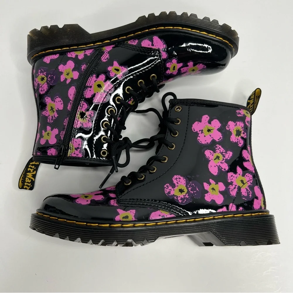 Dr. Martens 1460 Junior Pansey Fayre Patent Lamper Combat Boots Black Pink